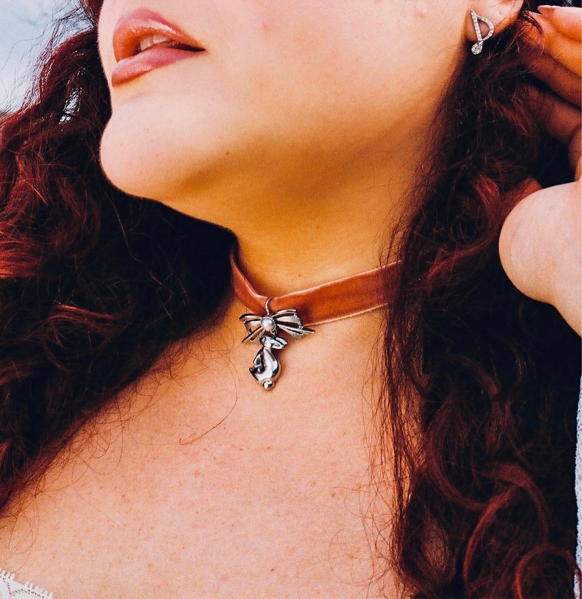 velvet bunny choker