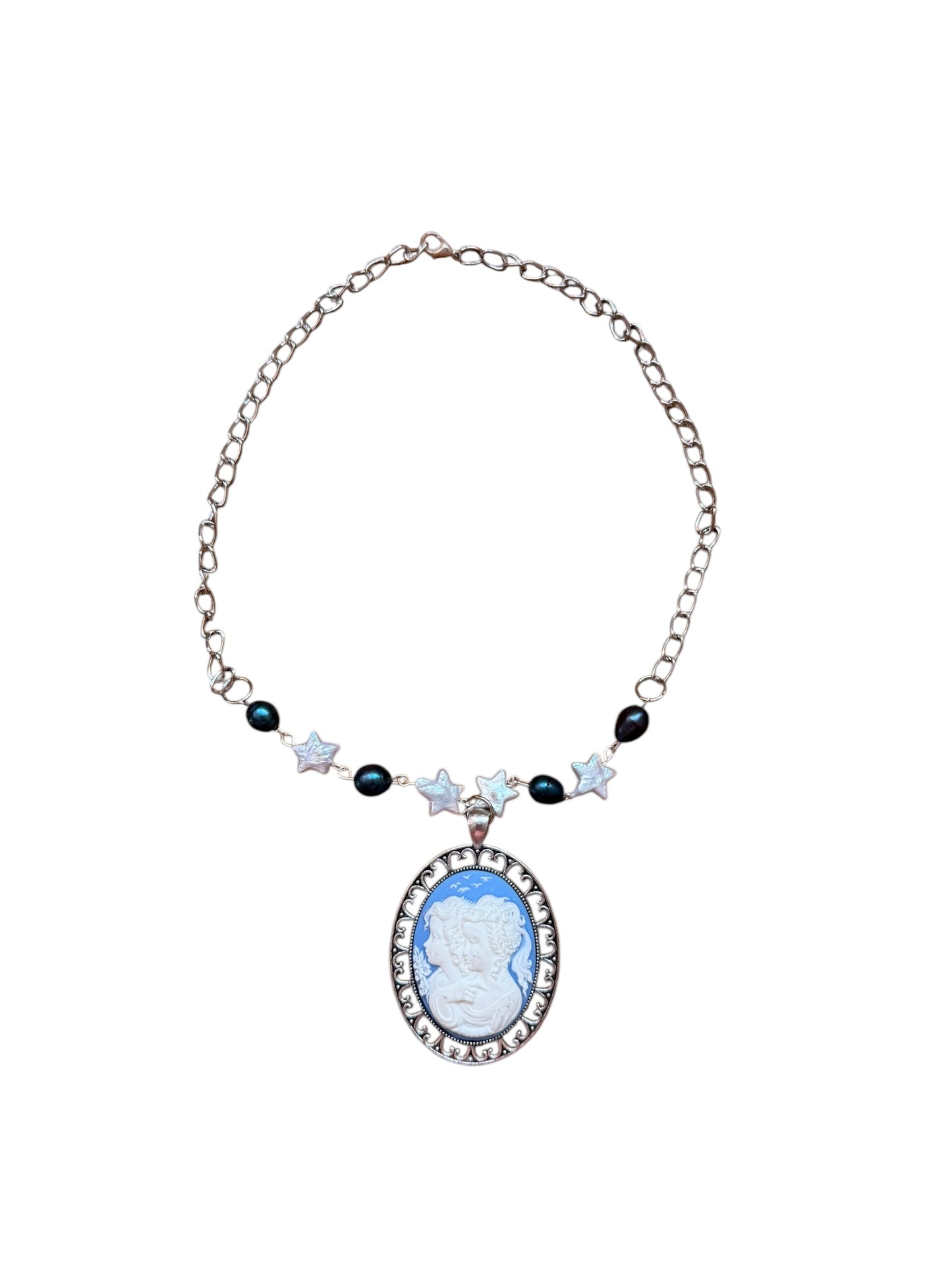 cameo necklace ⋆˚౨ৎ ⋆.˚
