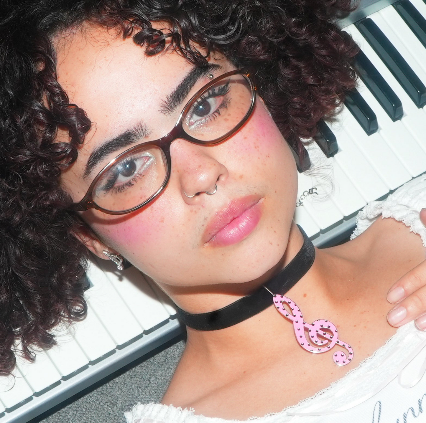 music melody pink choker